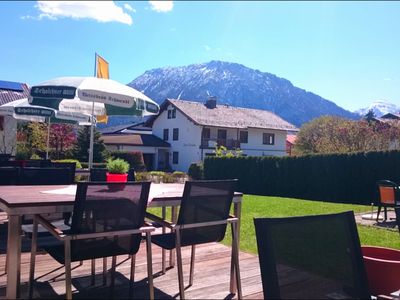 Auf unserer Sonnen-Terrasse mit Bergblick können Sie den Tag beginnen