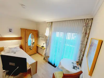 Einzelzimmer Nr. 03