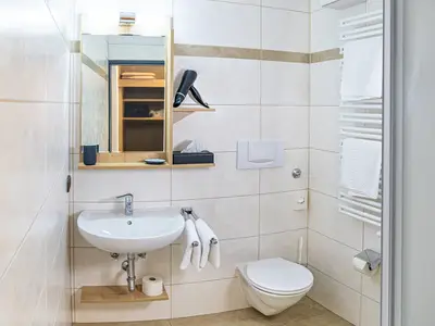 Einzelzimmer Watzmann superior, Badezimmer – Hotel Hanauerlehen