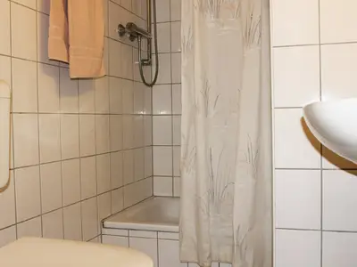 Einzelzimmer - Badezimmer