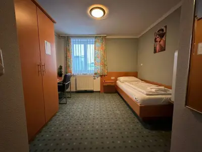 Einzelzimmer für 1 Person (16 m²) in Sankt Pölten 1/8