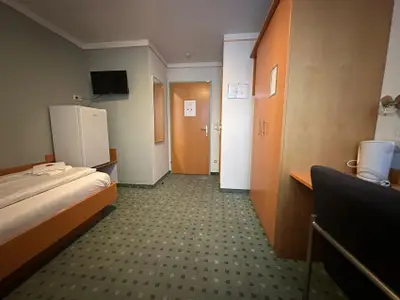 Einzelzimmer für 1 Person (16 m²) in Sankt Pölten 3/8