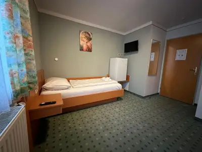 Einzelzimmer für 1 Person (16 m²) in Sankt Pölten 4/8