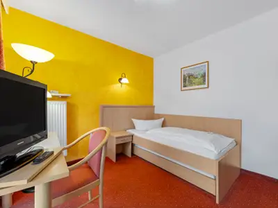 Einzelzimmer mit Balkon