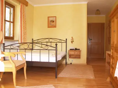 Einzelzimmer mit Balkon