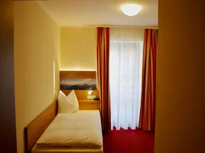 Zimmer 13