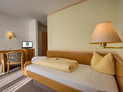 Einzelzimmer für 1 Person in Waldkirch 2/2