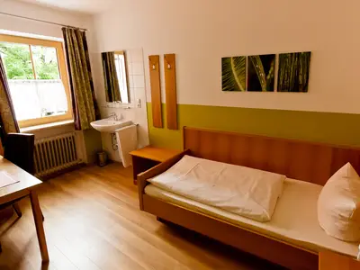 Einzelzimmer (Dusche/WC auf Etage)