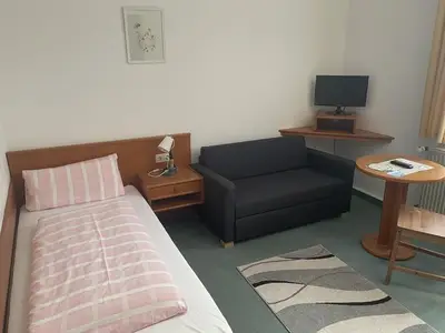 Einzelzimmer für 1 Person (12 m²) in Weißenfels 9/10