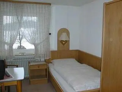 Einzelzimmer für 1 Person (11 m²) in Winterberg 2/4