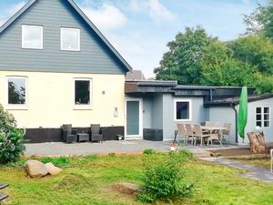 Ferienhaus für 7 Personen (121 m²) ab 46 € in Aakirkeby
