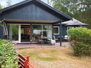 19318538-Ferienhaus-7-Aakirkeby-300x225-1