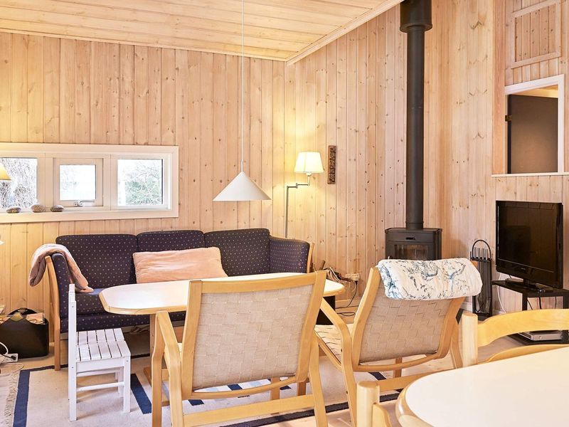 22393915-Ferienhaus-6-Aakirkeby-800x600-2