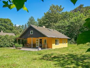 19315334-Ferienhaus-6-Aakirkeby-300x225-1