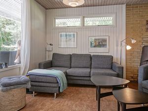 23471476-Ferienhaus-4-Aakirkeby-300x225-1