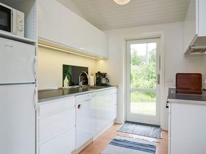 23472961-Ferienhaus-6-Aakirkeby-300x225-4