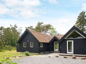 23557225-Ferienhaus-6-Aakirkeby-300x225-1