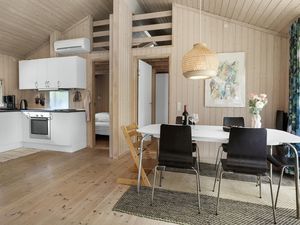 23721686-Ferienhaus-6-Aakirkeby-300x225-4