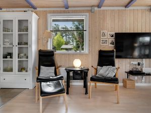 23734777-Ferienhaus-6-Aakirkeby-300x225-4