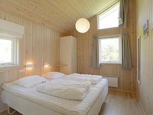 23734806-Ferienhaus-6-Aakirkeby-300x225-5