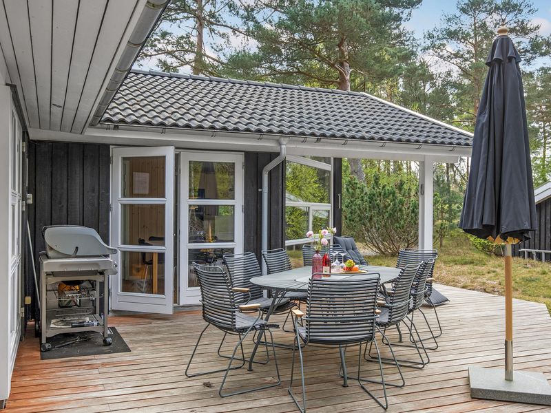 23745863-Ferienhaus-6-Aakirkeby-800x600-1