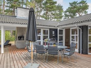 23745863-Ferienhaus-6-Aakirkeby-300x225-2