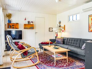 23748981-Ferienhaus-6-Aakirkeby-300x225-2