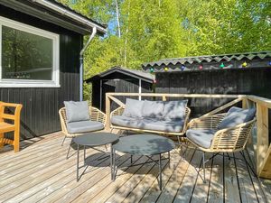 23748994-Ferienhaus-4-Aakirkeby-300x225-2