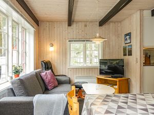 23749031-Ferienhaus-4-Aakirkeby-300x225-3