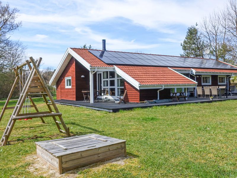 23749603-Ferienhaus-6-Aakirkeby-800x600-0