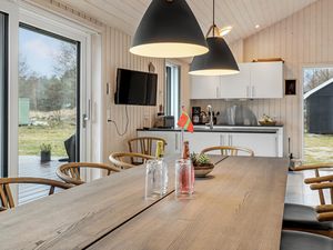 23762768-Ferienhaus-6-Aakirkeby-300x225-5