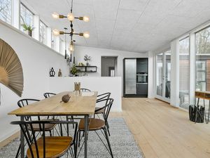 24003271-Ferienhaus-6-Aakirkeby-300x225-4