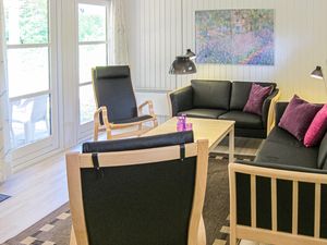 23749894-Ferienhaus-6-Aakirkeby-300x225-3