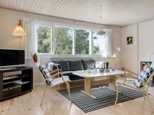 23734722-Ferienhaus-5-Aakirkeby-300x225-2