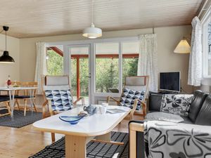 23734722-Ferienhaus-5-Aakirkeby-300x225-3