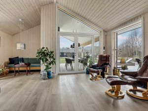 23763494-Ferienhaus-6-Aakirkeby-300x225-3