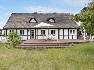 Ferienhaus für 8 Personen (164 m²) in Aakirkeby