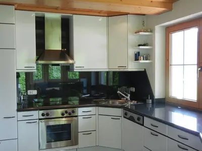 Kochbereich. Stilvolle Küche: Moderne und Tradition vereint (Obergeschoss)