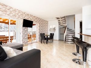 23153279-Ferienhaus-8-Adeje-300x225-1