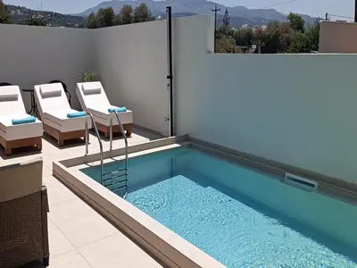 PoolOfHouse