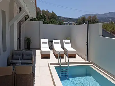 PoolOfHouse