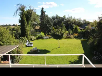 landhausblickvombalkonindentollengarten