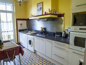 23524438-Ferienhaus-8-Albi-300x225-3