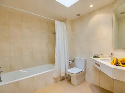 BathRoom BathRoom