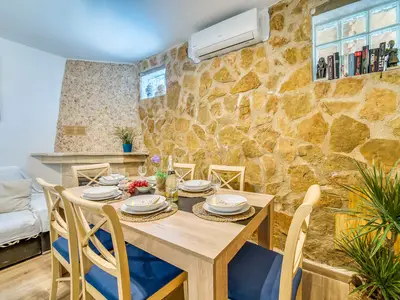 DiningRoom DiningRoom