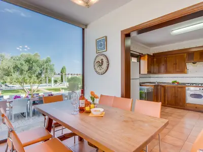 DiningRoom
