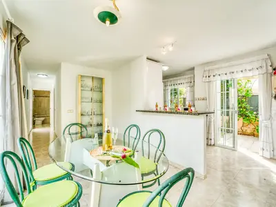 DiningRoom