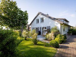 24007751-Ferienhaus-6-Alkersum-300x225-1