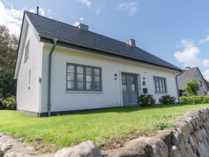 23984051-Ferienhaus-4-Alkersum-300x225-1