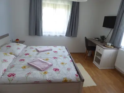 gemütliches Doppelbett